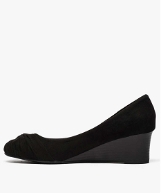 ballerines femme en suedine a talon compense et bout drape noir1282001_3