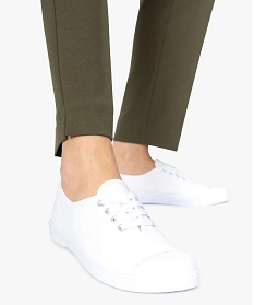 GEMO Baskets en toile avec lacets et bout renforcé femme blanc standard