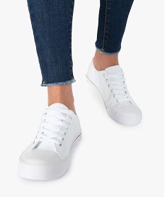 GEMO Baskets femme en toile à bout renforcé fermeture lacets blanc standard