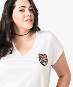 tee-shirt losse col v avec ecusson tigre - gemo x lalaa misaki blanc t-shirts col v4004001_2