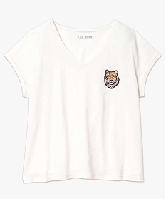 tee-shirt losse col v avec ecusson tigre - gemo x lalaa misaki blanc t-shirts col v4004001_4