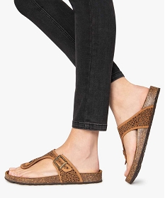 GEMO Sandales femme en cuir à entre-doigts avec bride ajourée à boucle marron fonce