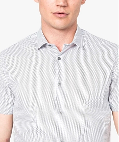 chemise a manches courtes a fins motifs imprime chemise manches courtes7067301_2