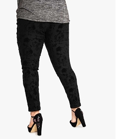 pantalon femme droit en stretch avec motif floral en velours noir7107001_3
