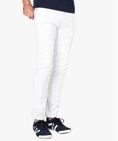 jean homme coupe slim en coton stretch a taille haute blanc7608001_1