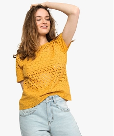 tee-shirt femme en dentelle ajouree sur lavant jaune7663201_1