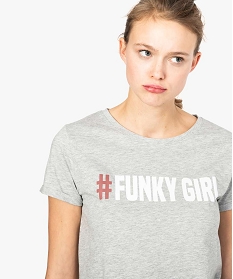 tee-shirt femme a manches courtes imprime sur lavant gris7687401_2