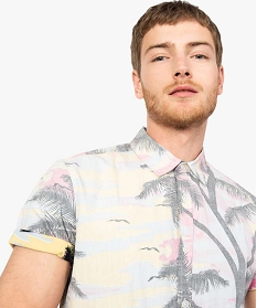 chemise homme a manches courtes motif tropical effet delave rose7898101_2