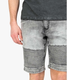 bermuda homme en jean avec surpiqures sur les cuisses gris shorts en jean7915301_2