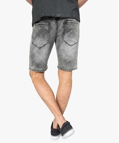 bermuda homme en jean avec surpiqures sur les cuisses gris shorts en jean7915301_3