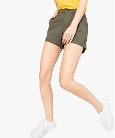 short femme en coton twill avec revers et patte boutonnee vert shorts7944201_1