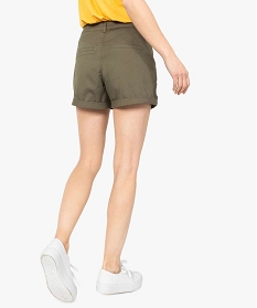 short femme en coton twill avec revers et patte boutonnee vert shorts7944201_3