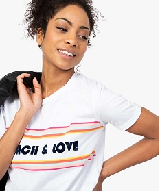 tee-shirt femme avec motif colore sur lavant blanc8681001_2