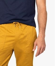 pantalon homme en toile unie resserre dans le bas jaune8826001_2
