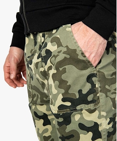 pantalon homme en toile imprime camouflage vert8826201_2