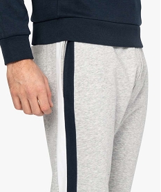 pantalon de jogging homme avec bandes bicolores sur les cotes gris pantalons9474901_2