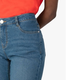 bermuda femme en jean avec revers cousus gris shorts9505501_2