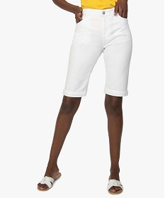 bermuda femme uni en coton avec revers cousus blanc shorts9517301_4