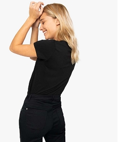 tee-shirt femme avec col v contenant du coton bio noir t-shirts manches courtes9545201_3