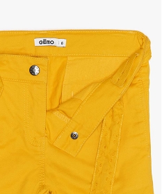 pantalon fille en toile avec ceinture en broderie anglaise jaune9754501_3
