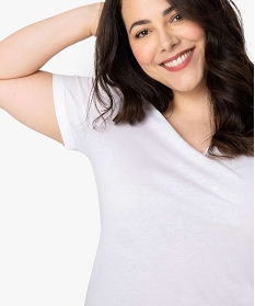 tee-shirt femme grande taille a manches courtes et col v blanc t-shirts manches courtesA149301_2
