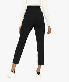 pantalon femme avec pinces et ceinture a grosse boucle noirA381201_3