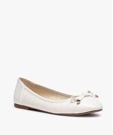 ballerines femme a bout droit et nœud assorti dessus matiere synthetique avec reliefs imitation croco blanc ballerinesA572001_2