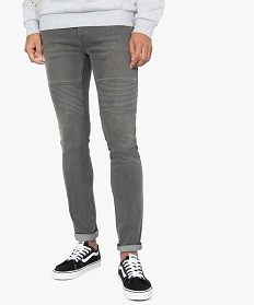jean homme coupe slim avec empiecements surpiques sur les cuisses gris jeansA622001_1