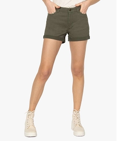 short femme facon denim avec revers cousus vert shortsA648601_1