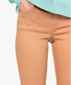 pantalon femme coupe slim en toile extensible brun pantalonsA658301_2
