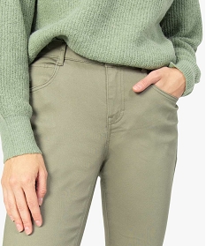 pantalon femme coupe slim en toile extensible vert pantalonsA658401_2