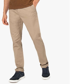 pantalon chino homme en coton stretch beige pantalons de costumeB350601_1