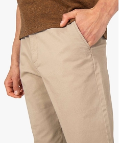 pantalon chino homme en coton stretch beige pantalons de costumeB350601_2