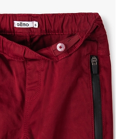 pantalon garcon avec empiecements sur lavant des jambes rouge pantalonsB613201_2