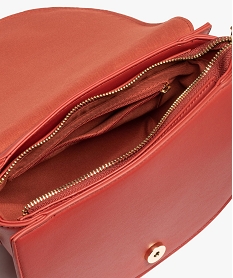 sac femme forme besace avec surpiqures sur le rabat rouge sacs bandouliereC092801_3
