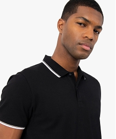 polo a manches courtes et finitions contrastantes homme noirC116001_2