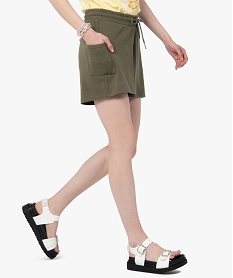 short femme en maille avec ceinture elastiquee vert shortsC131401_1