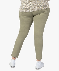 pantalon femme grande taille coupe slim en toile extensible vertC138901_3