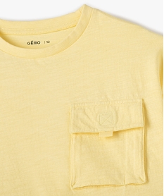 tee-shirt garcon en coton flamme a manches courtes et poche poitrine jaune tee-shirtsC311601_2