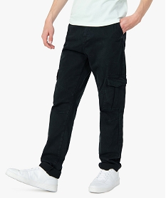 jean homme avec poches a rabat sur les cuisses noir pantalonsC619001_1