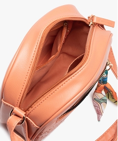 sac femme petit format avec motif ajoure et breloque en tissu orange sacs bandouliereD325301_3
