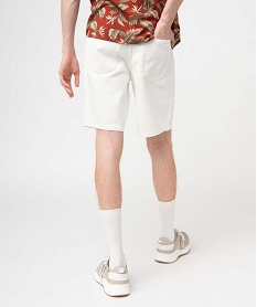 bermuda homme en toile denim coupe large blanc shorts en jeanD334601_2