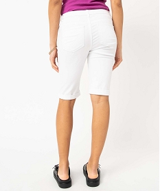 bermuda femme en coton extensible coupe slim blanc shortsD905301_3