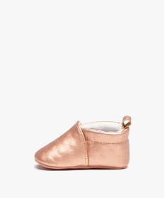 chaussons de naissance bebe fille irises a motifs coeurs en relief roseD936201_3