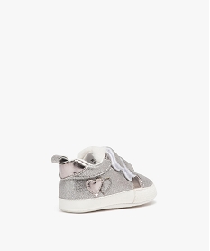 chaussons de naissance bebe fille pailletes avec languette a plumes grisD936801_4