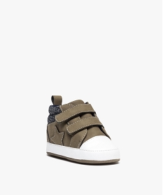 chaussons de naissance bebe garcon unis style baskets vertD937301_2