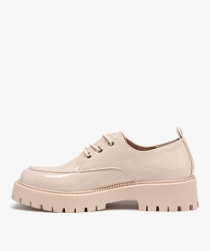 derbies femme unis dessus vernis a semelle epaisse et crantee beige derbies
