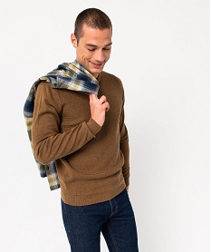 pull en coton homme avec maille fantaisie sur lavant beige pullsE062301_2