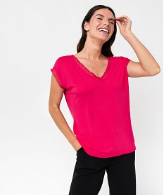 tee-shirt femme a manches courtes avec col v en dentelle roseE120401_4