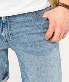 bermuda en jean stretch et delave coupe droite homme gris shorts en jeanE854901_2